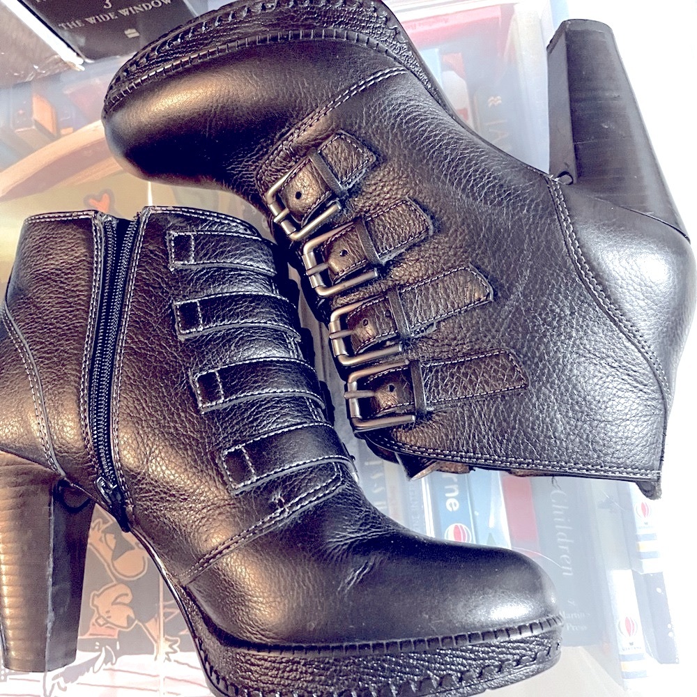 Seychelles high heel fancy black boots😁Size 7.5